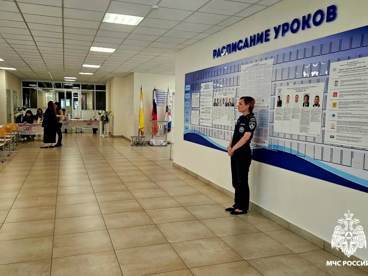Сотрудники МЧС обеспечивают пожарную безопасность на избирательных участках Ставрополья