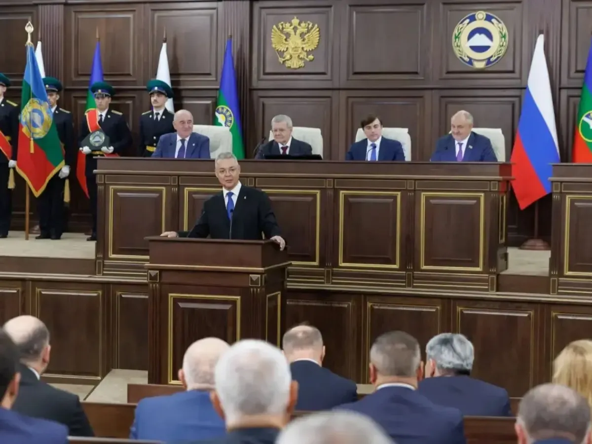 Владимир Владимиров поздравил Рашида Темрезова со вступлением в должность главы КЧР