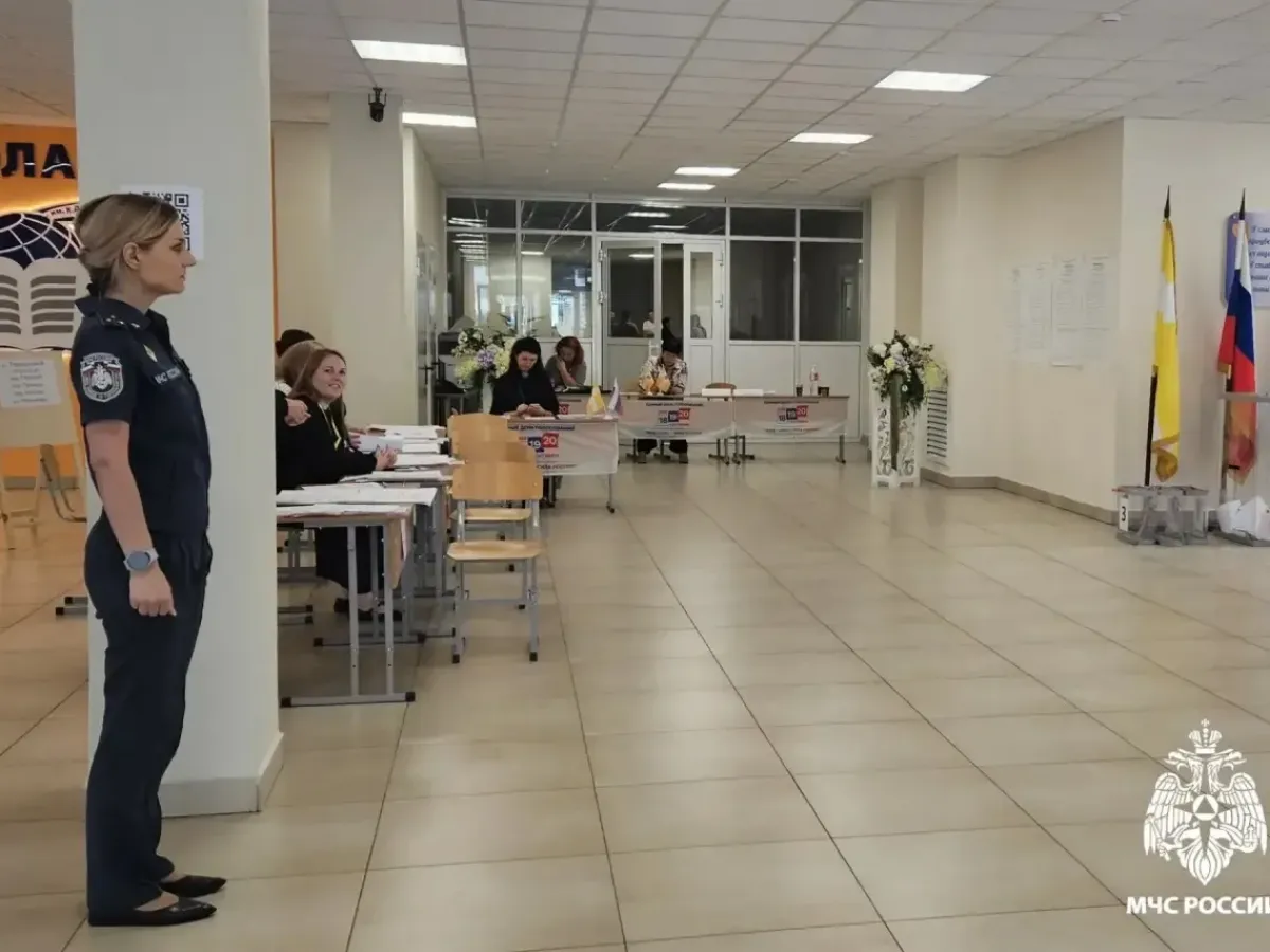 Сотрудники МЧС обеспечивают пожарную безопасность на избирательных участках Ставрополья