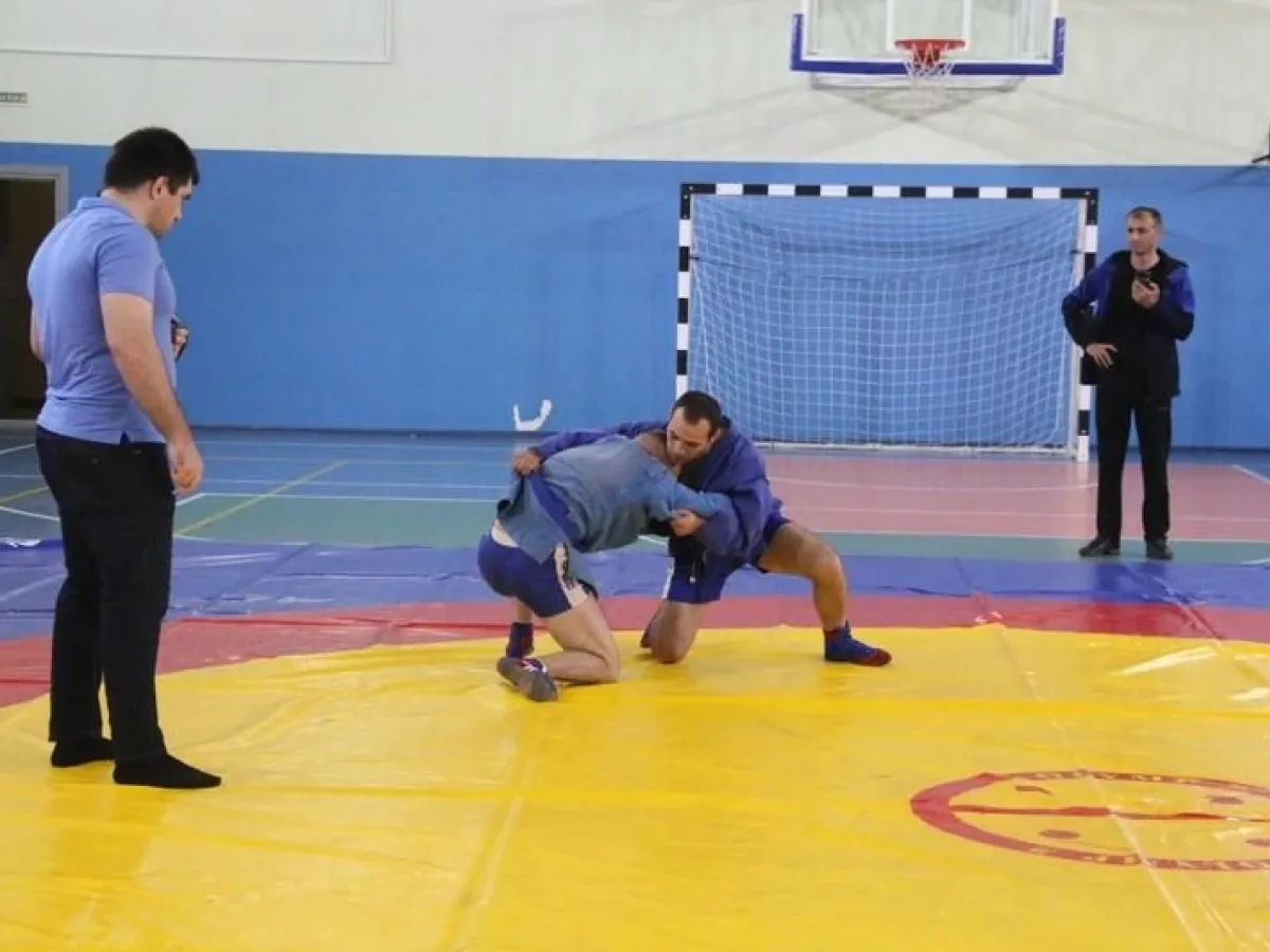 В Ставрополе определили победителей краевых соревнований по самбо среди полицейских
