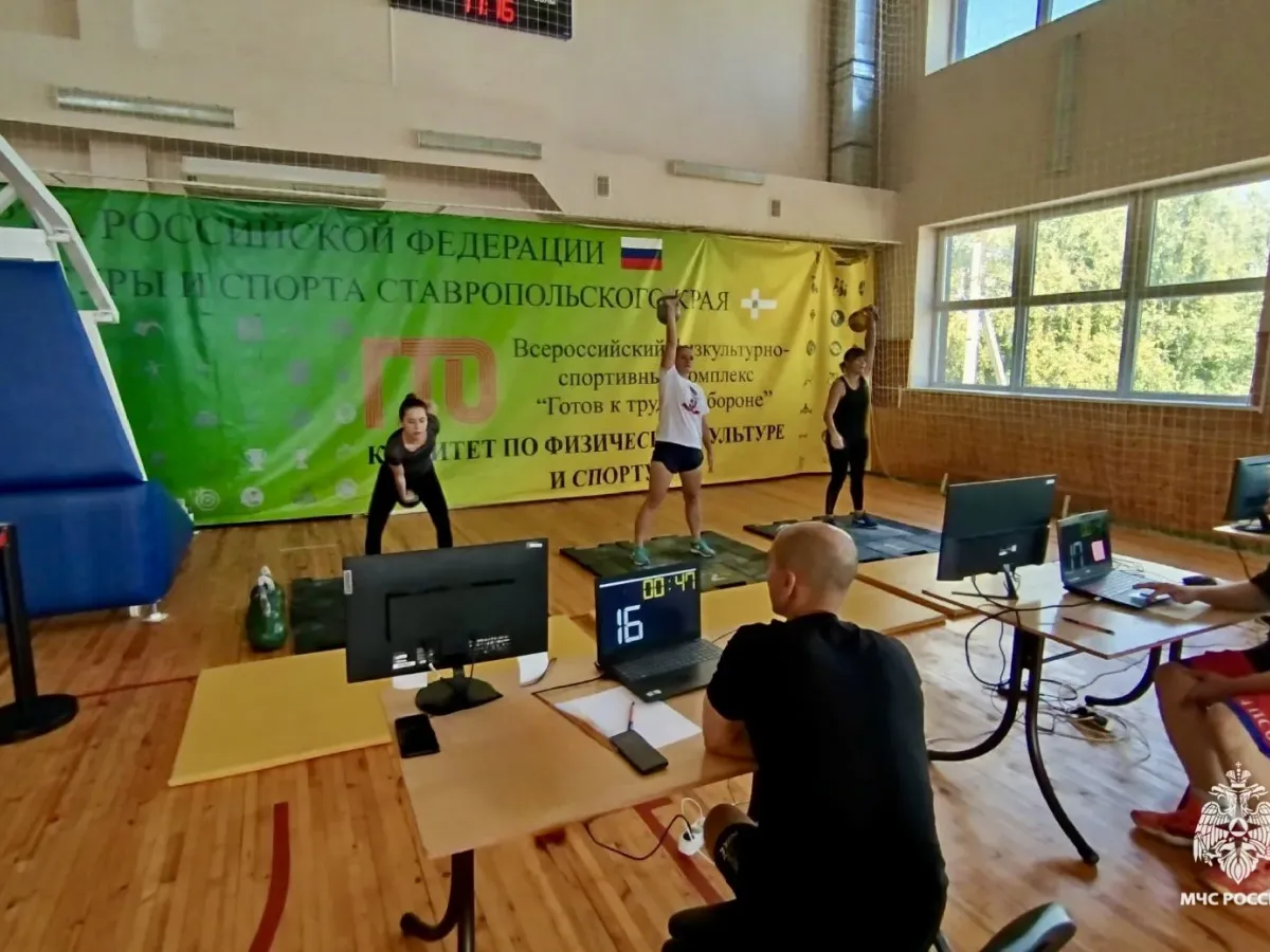 Пожарные Ставрополья заняли призовые места на турнире по гиревому спорту в Буденновске