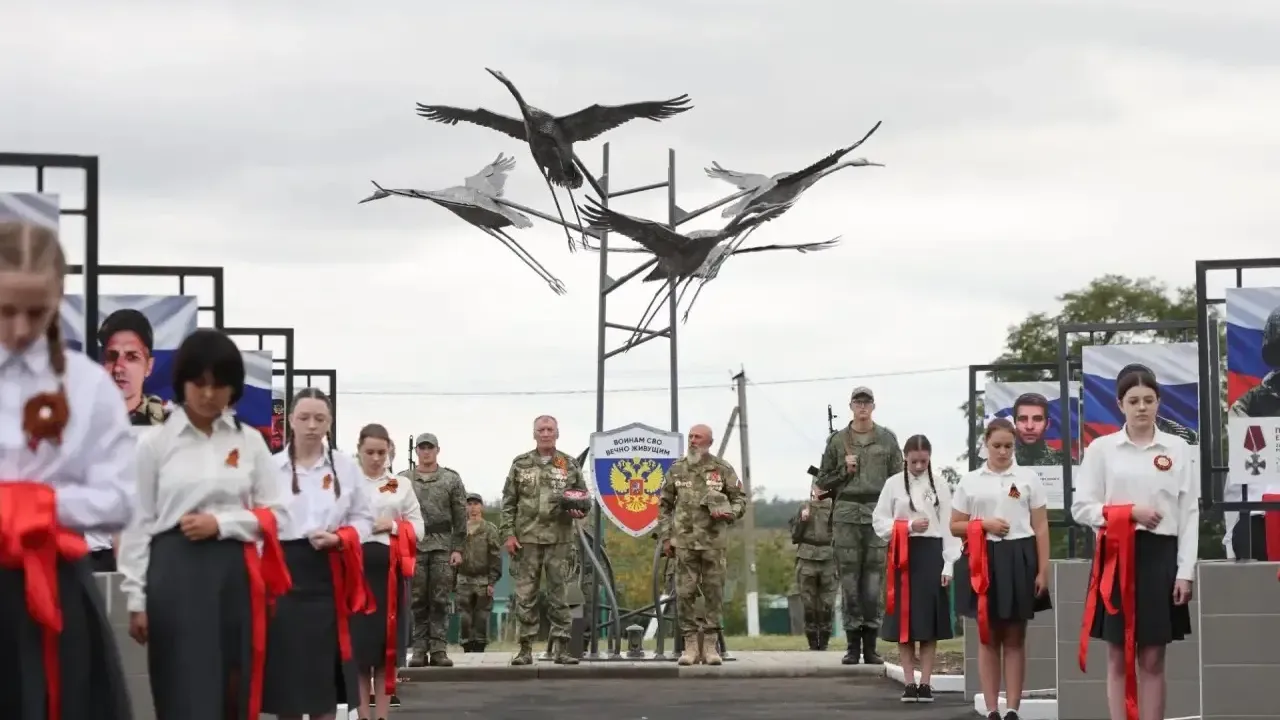 В селе Вревском открыли Аллею памяти земляков-участников СВО — Ставрополь Сейчас