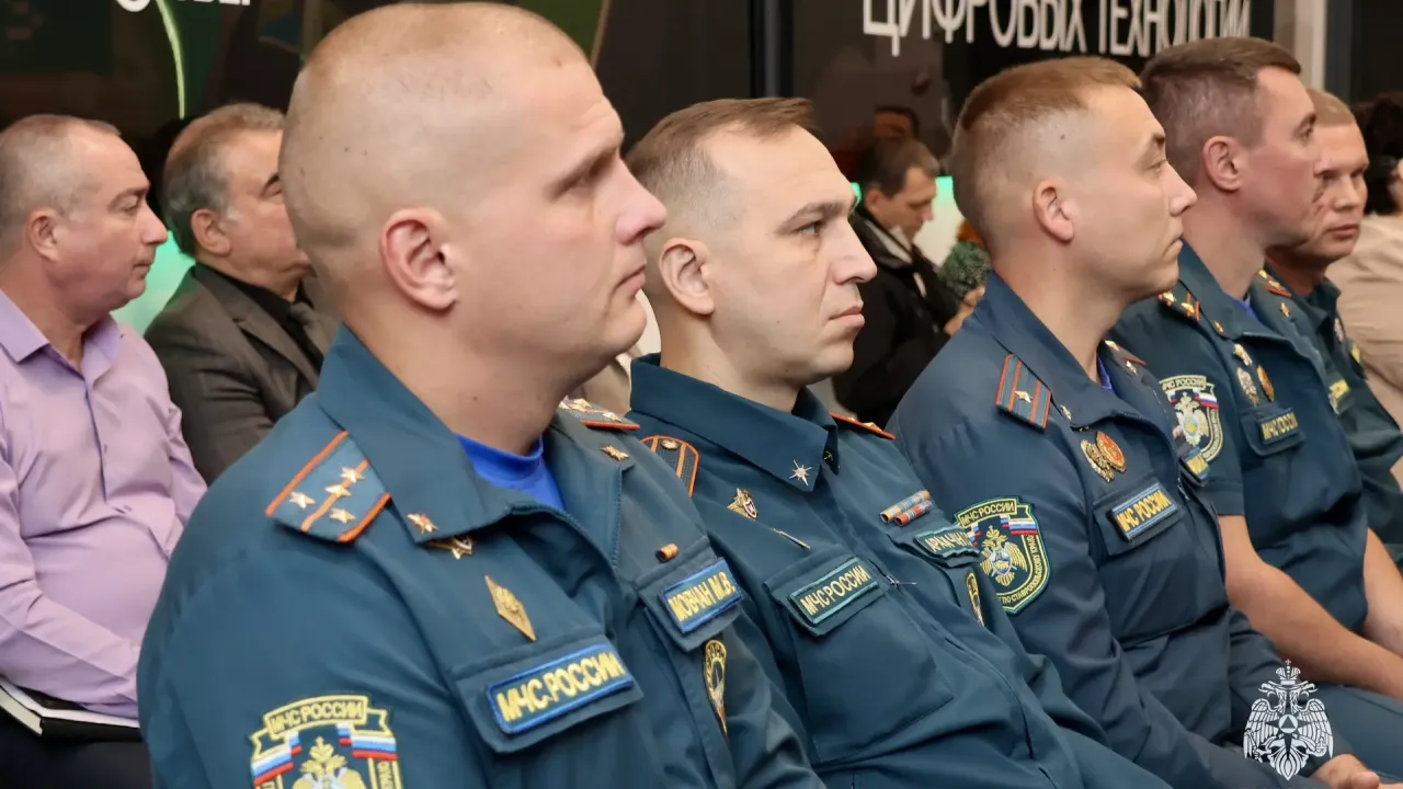 Сотрудников МЧС Ставрополья наградили за ликвидацию крупного возгорания — Ставрополь Сейчас