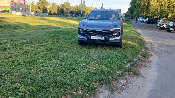 В Тамбове за неделю составили 18 протоколов за парковку на тротуарах и газонах — Тамбов Сейчас