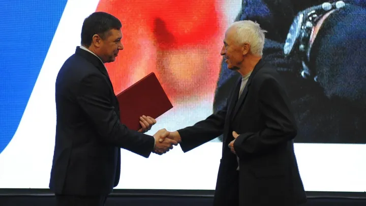 Тренер «Академии футбола» Сергей Ханин получил премию имени В.М. Боброва — Тамбов Сейчас