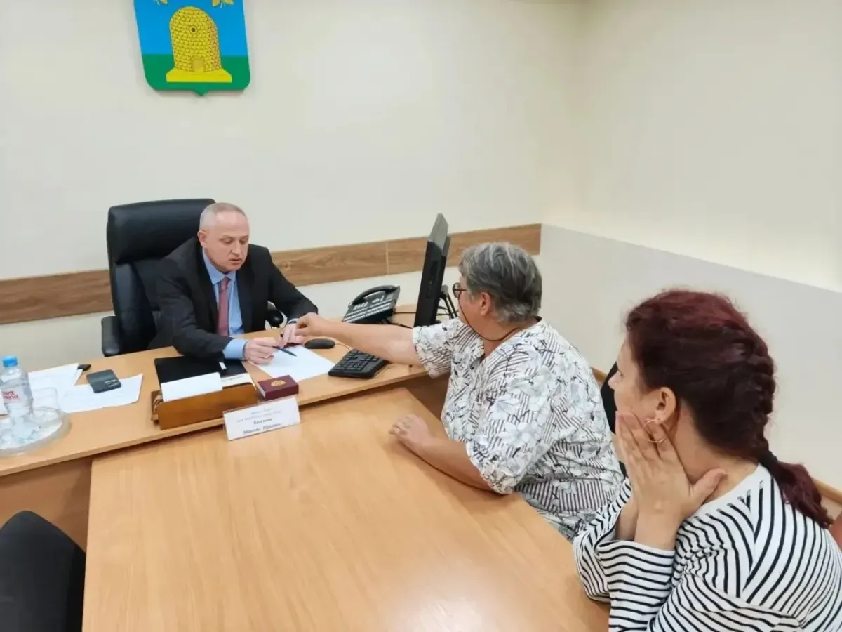 На личном приеме в Тамбове обсудили дворы, мусорные площадки и ремонт проезда