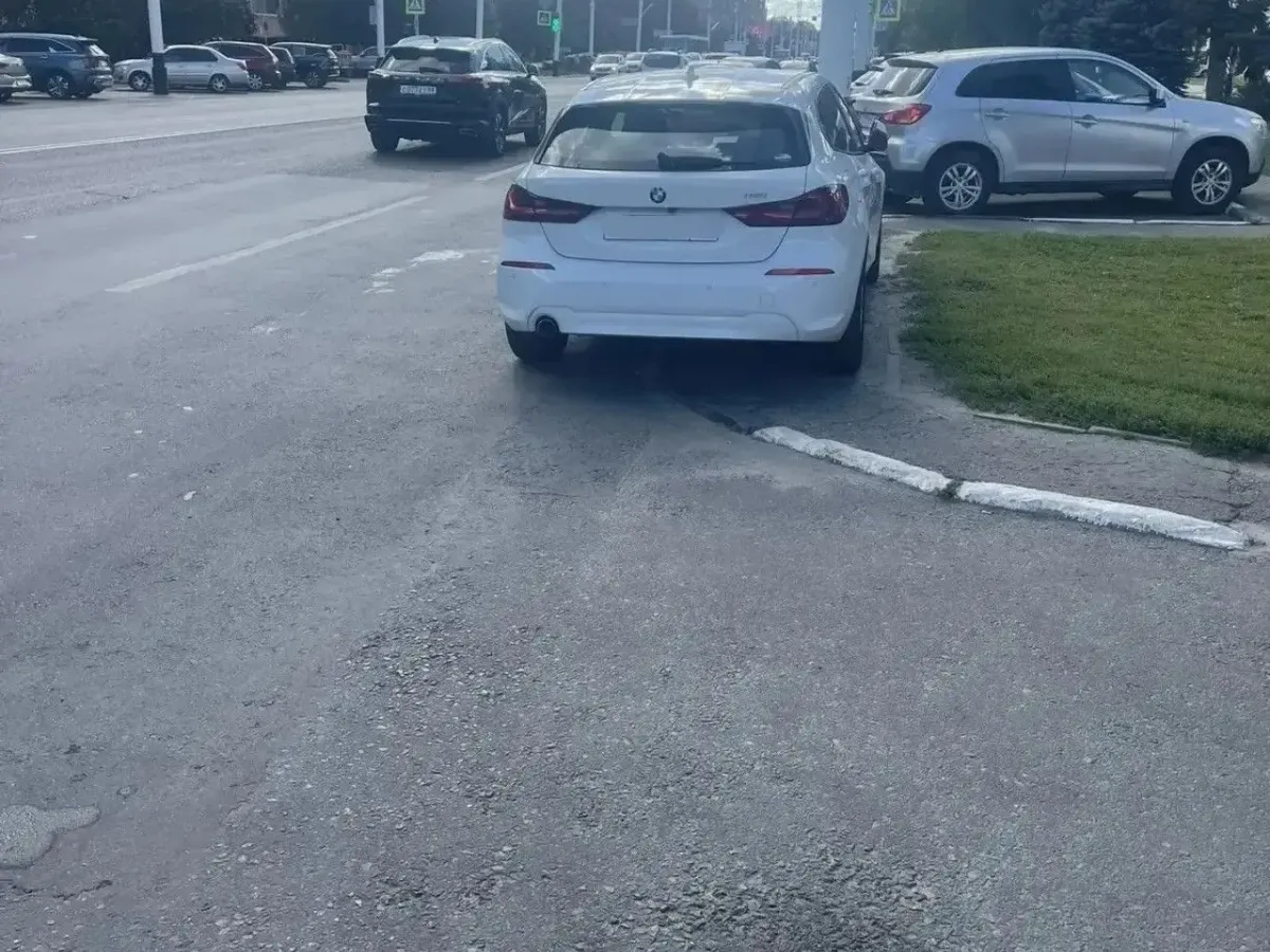 В Тамбове усилят контроль за парковкой на тротуарах и зеленых зонах
