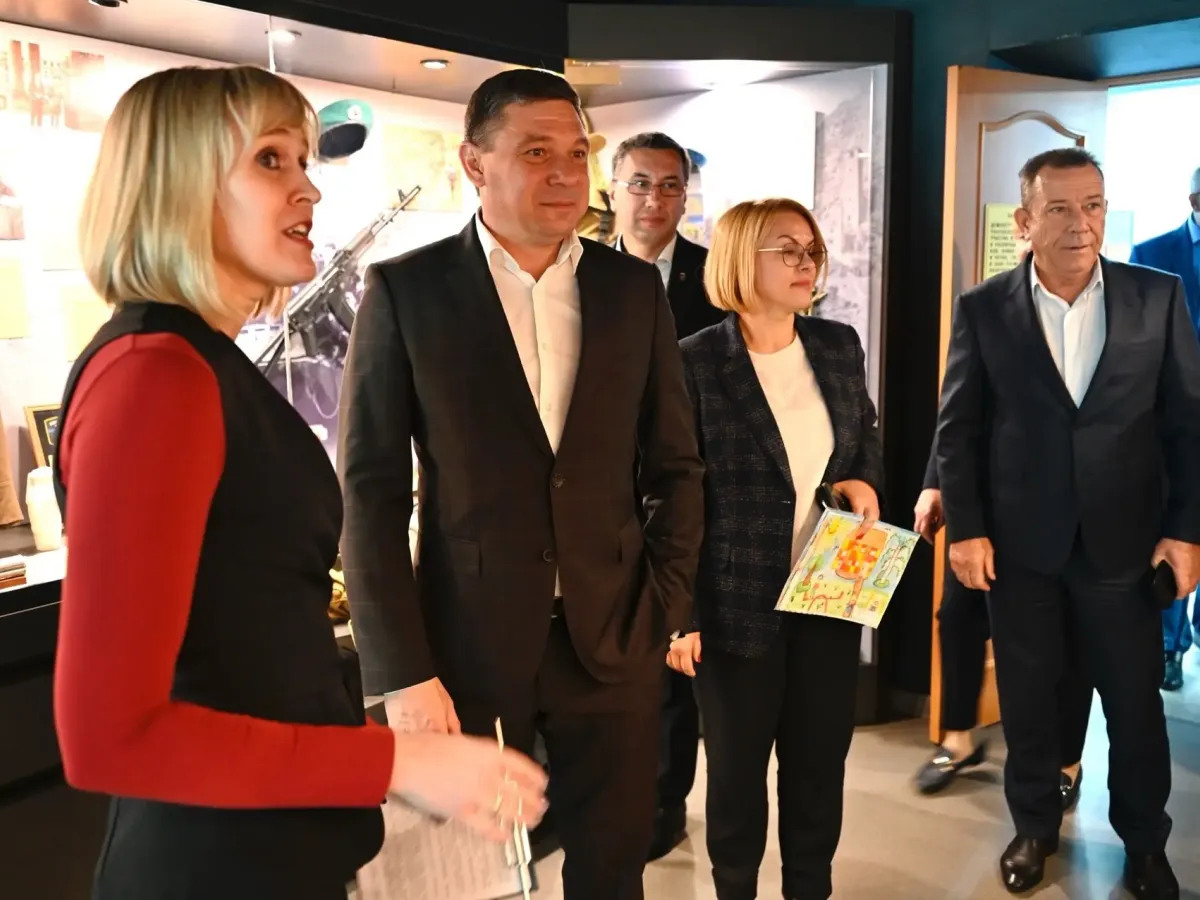 Евгений Первышов посетил агропредприятия Рассказова и открыл обновлённый музей