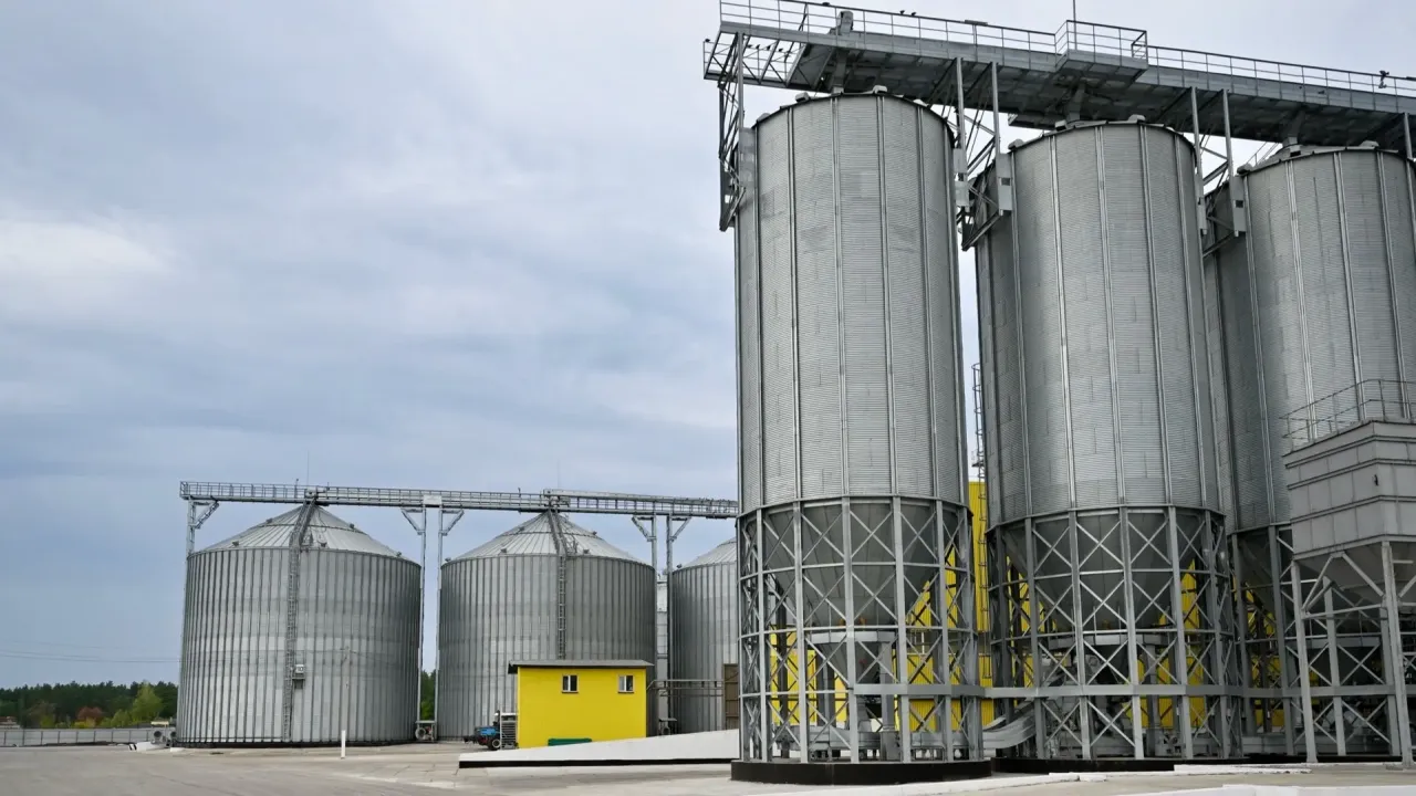 Евгений Первышов посетил агропредприятия Рассказова и открыл обновлённый музей — Тамбов Сейчас