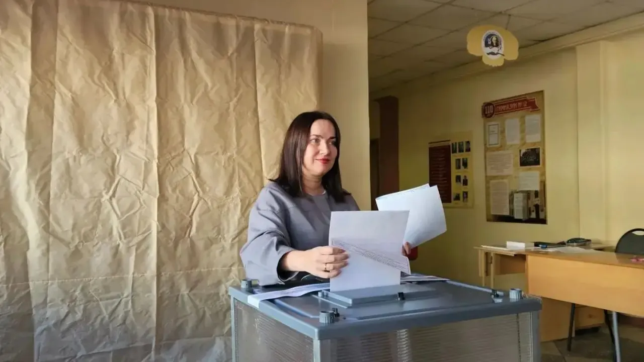 Алена Сытова приняла участие в голосовании на выборах депутатов Госдумы и облдумы — Тамбов Сейчас