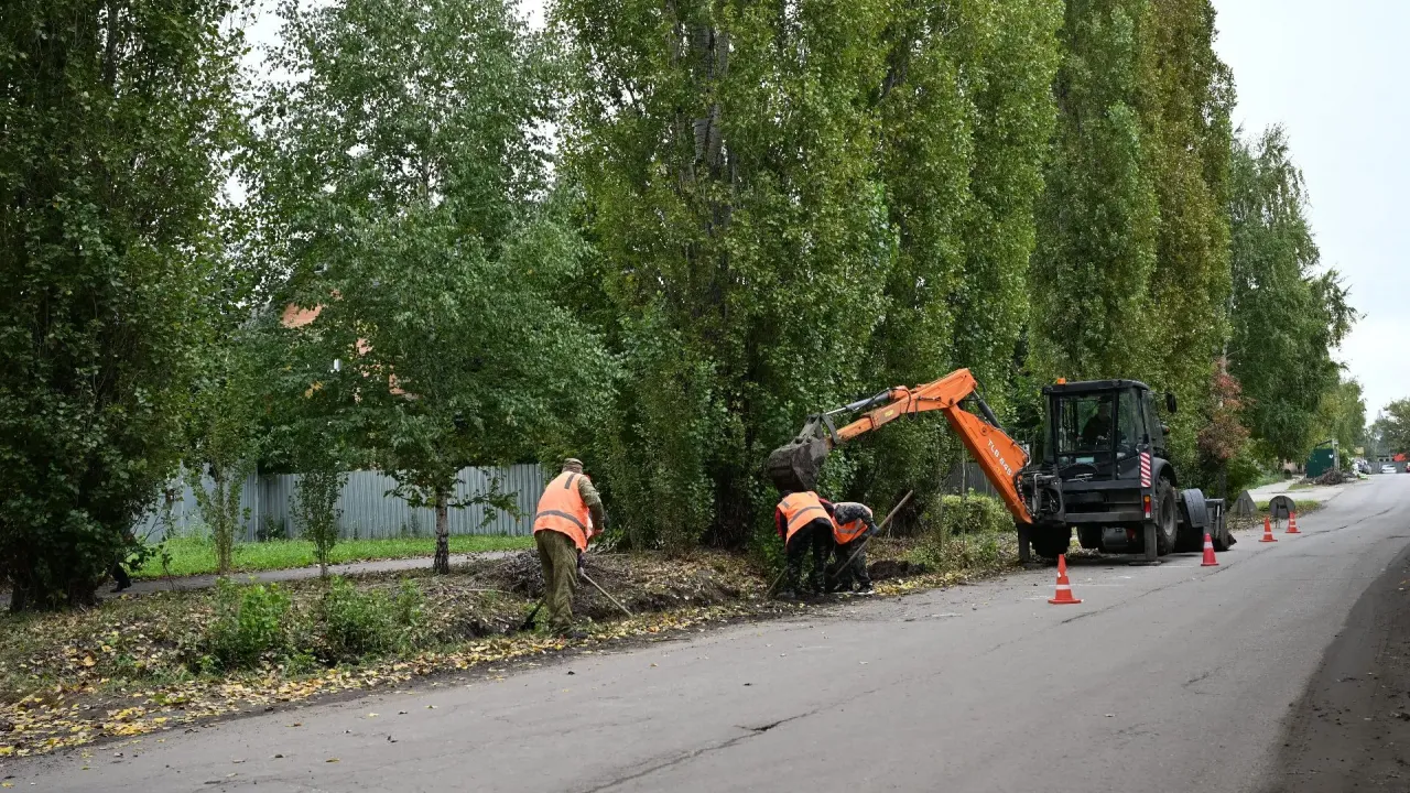 На Лермонтовской в Тамбове прочищают водоотводный канал — Тамбов Сейчас