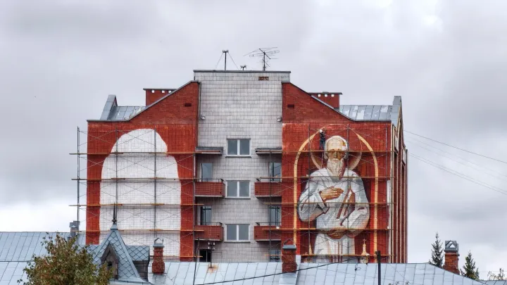 В Томске на гостинице «Октябрьская» появится 21-метровый мурал — Томск Сейчас