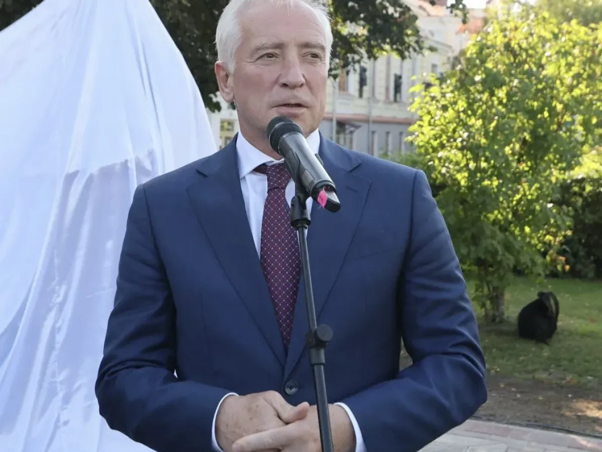 В Томске открыли памятник выдающимся профессорам-медикам Курлову и Яблокову