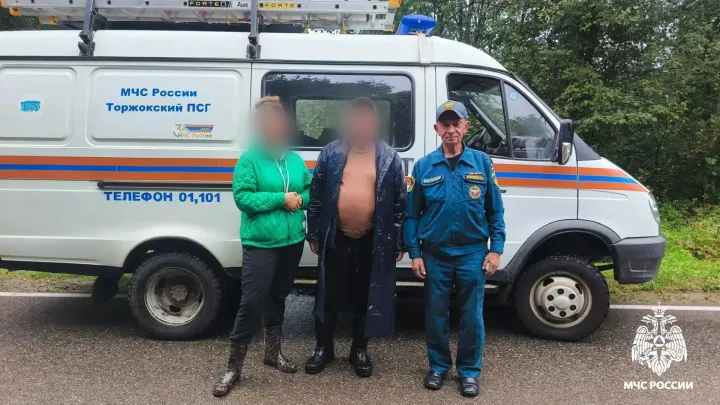 В Торжокском округе спасатели нашли и вывели из леса мужчину