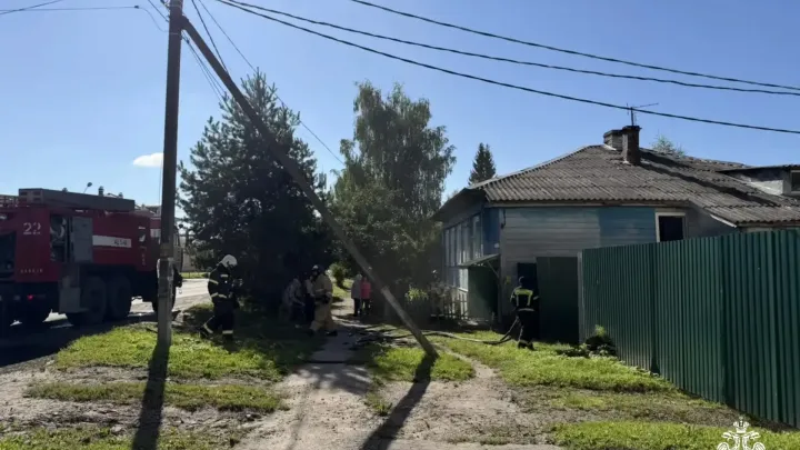 Пожар в квартире на улице Кашинской в Бежецке ликвидировали спасатели