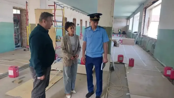 Вышневолоцкая межрайонная прокуратура проверила ход ремонта поликлиники № 1
