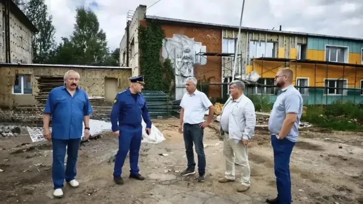 В Калининском округе прокуратура выявила нарушения при ремонте школы в Кумордино