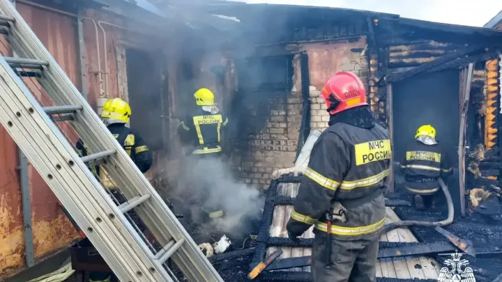Прямо сейчас ликвидирован пожар в жилом доме