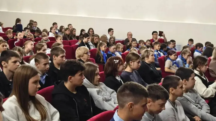 Валерий Токарев провел открытый урок для школьников ЗАТО Солнечный