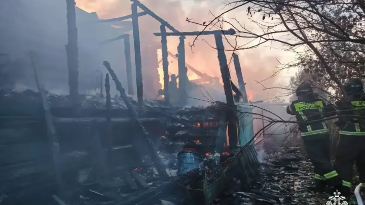 В деревне Городок Спировского МО потушили пожар в дачном доме