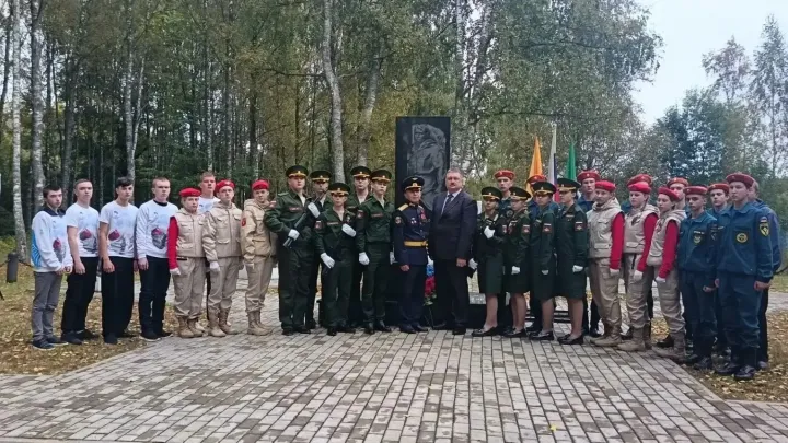 В Андреаполе юнармейцы приняли участие в перезахоронении советских лётчиков — Тверь Сейчас