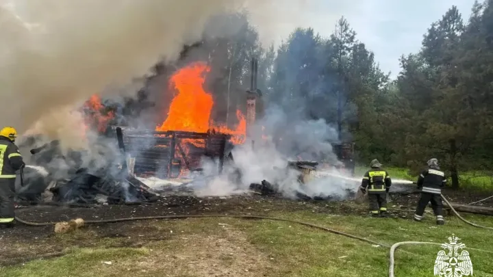 В деревне Наташино Максатихинского округа сгорел жилой дом