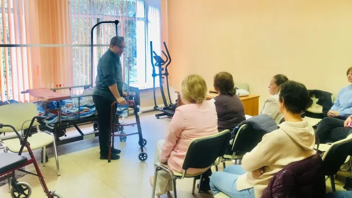 В Твери прошёл тренинг по уходу за пожилыми людьми и инвалидами на дому — Тверь Сейчас