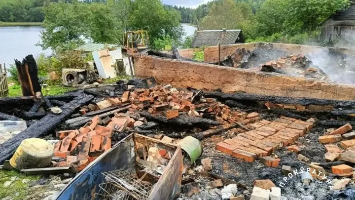 При пожаре в жилом доме в Пеновском округе погибли два человека