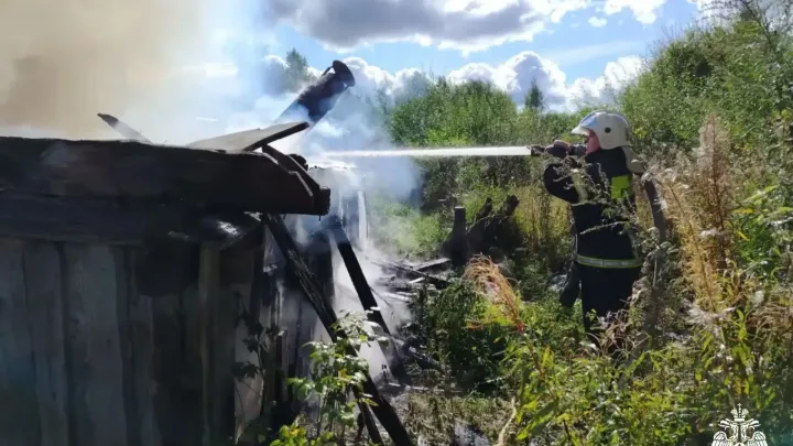 В деревне Пасьмино Максатихинского округа ликвидировали пожар в бане