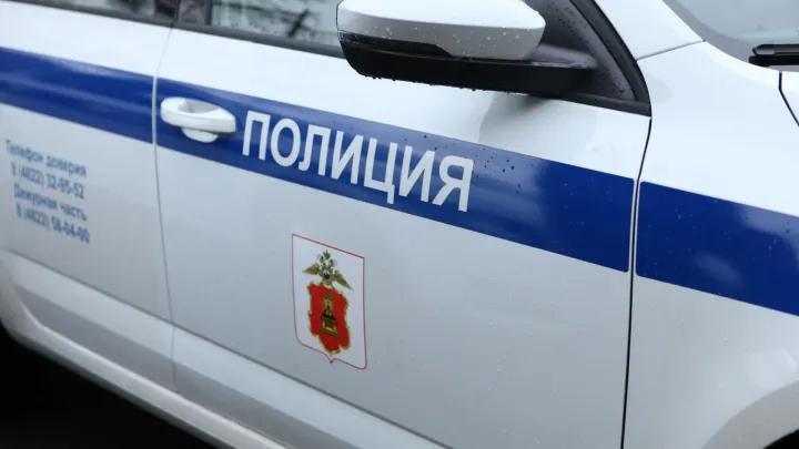 В Твери полиция разбирается в конфликте возле кафе быстрого питания