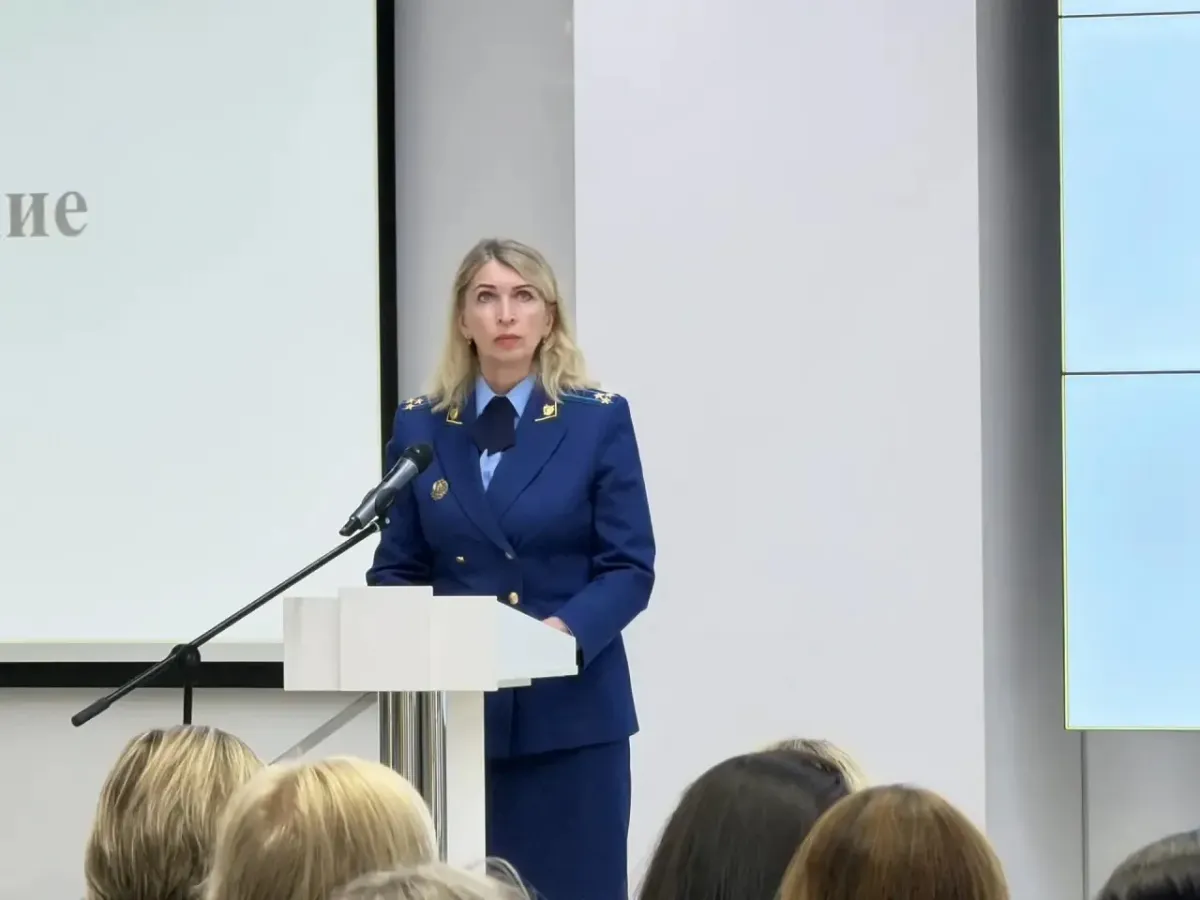 В Тверской области на родительском собрании обсудили безопасность и профилактику деструктивного поведения детей