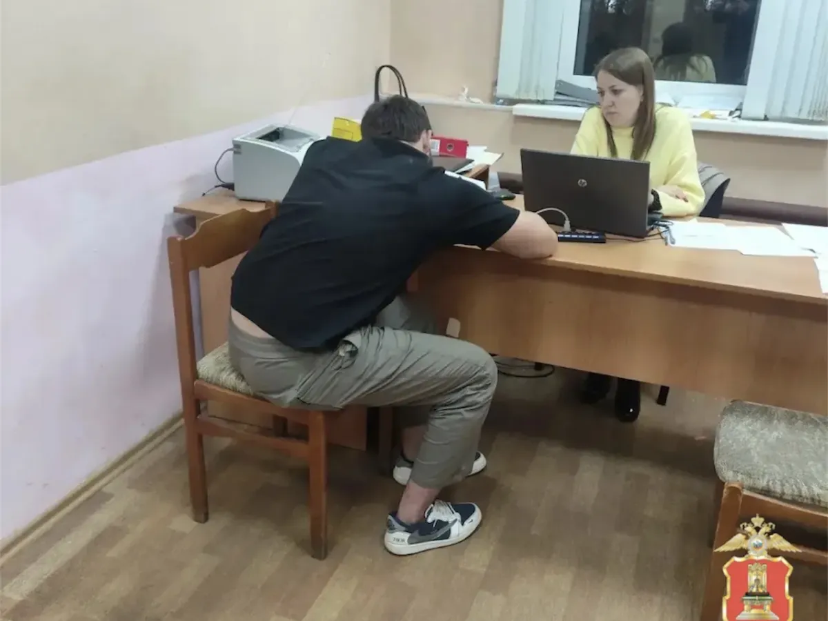 В Вышнем Волочке задержали водителя после шоу с предметом, похожим на автомат