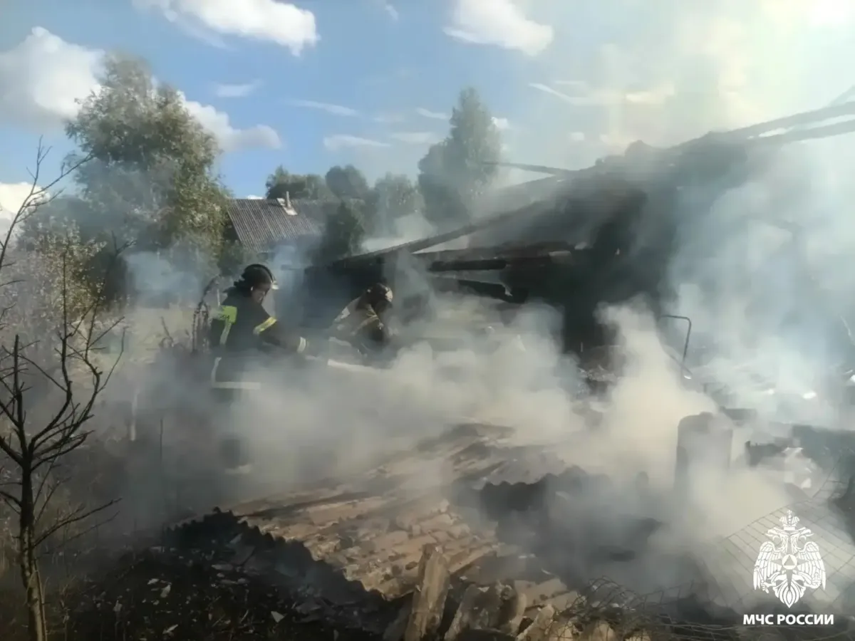 В Бологовском округе ликвидировали пожар из-за оставленного на зарядке аккумулятора
