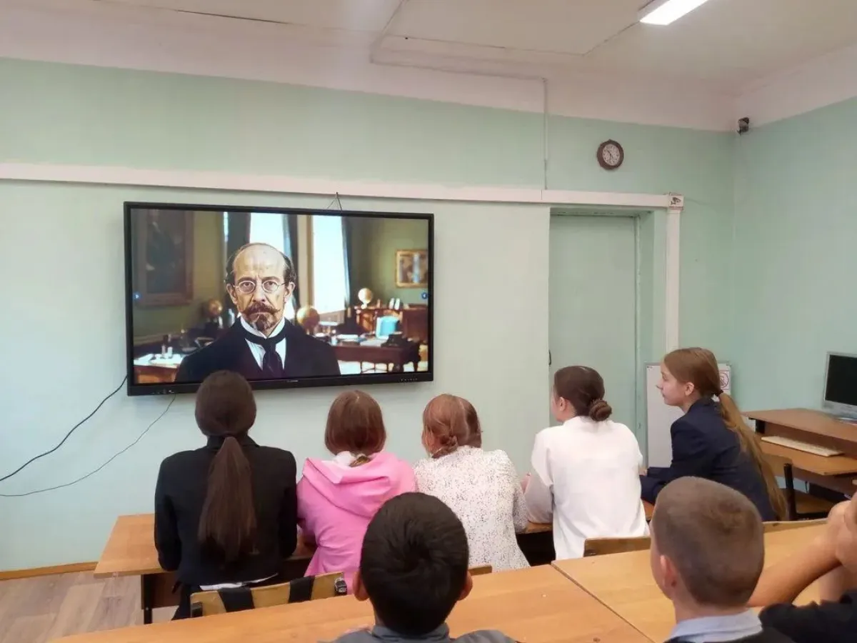 В школах Тверской области стартовал обновленный курс «Разговоры о важном»