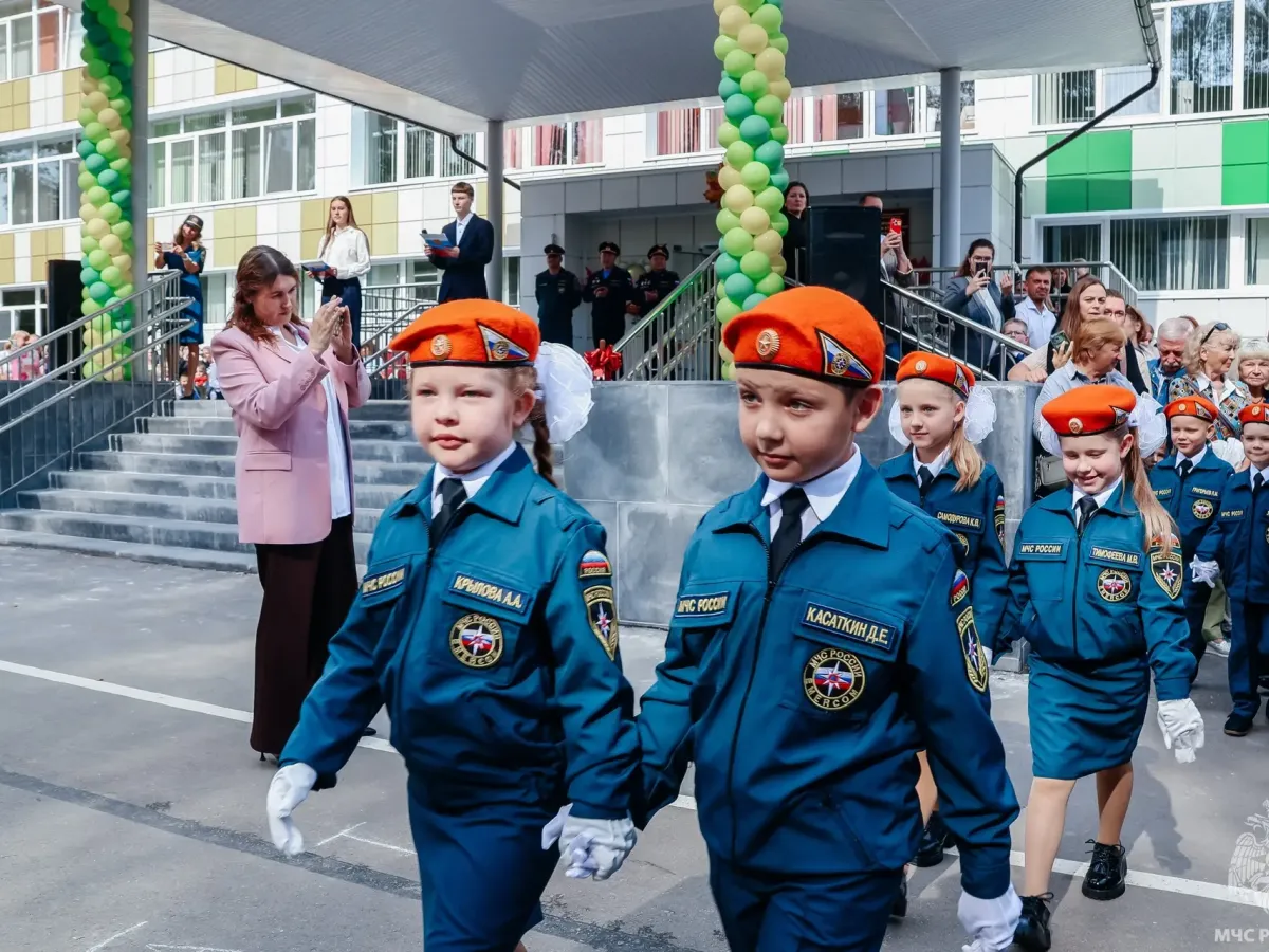 В Твери открыли первый в области кадетский класс МЧС для первоклассников