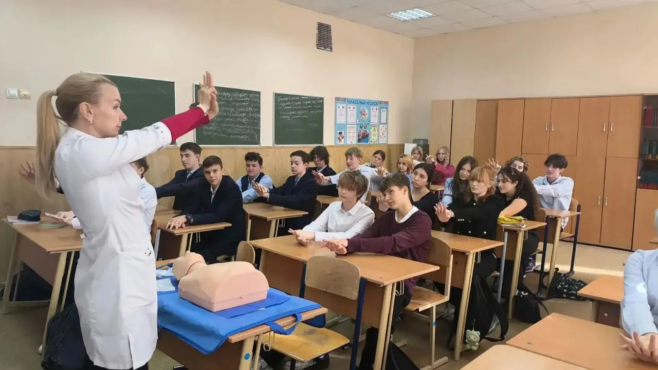 В Твери продолжаются занятия по первой помощи для школьников — Тверь Сейчас