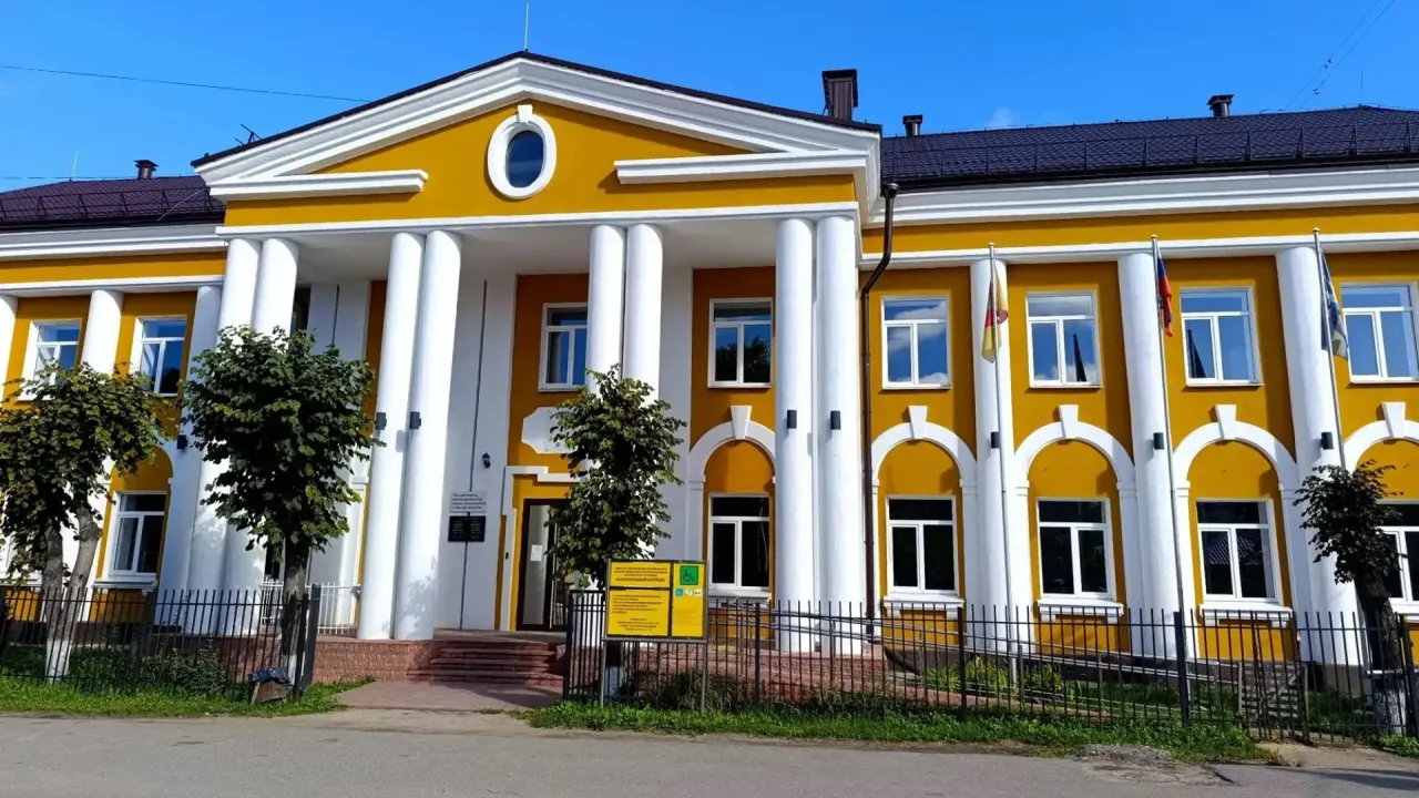 В Вышневолоцком колледже открыли кластер лёгкой промышленности
