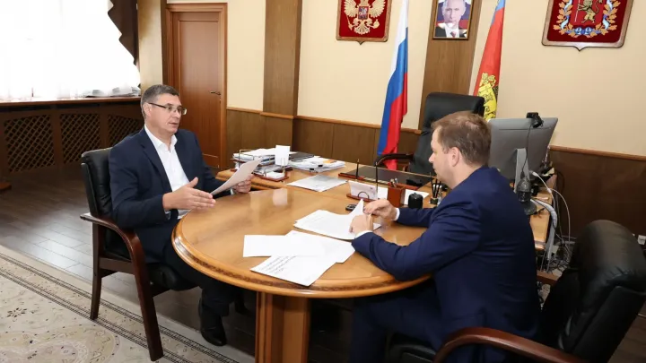 Александр Авдеев обсудил развитие Камешковского и Меленковского округов с депутатом Алексеем Говыриным — Владимир Сейчас