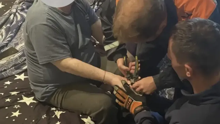 Спасатели сняли кольцо с пострадавшего пальца жителя Лакинска — Владимир Сейчас