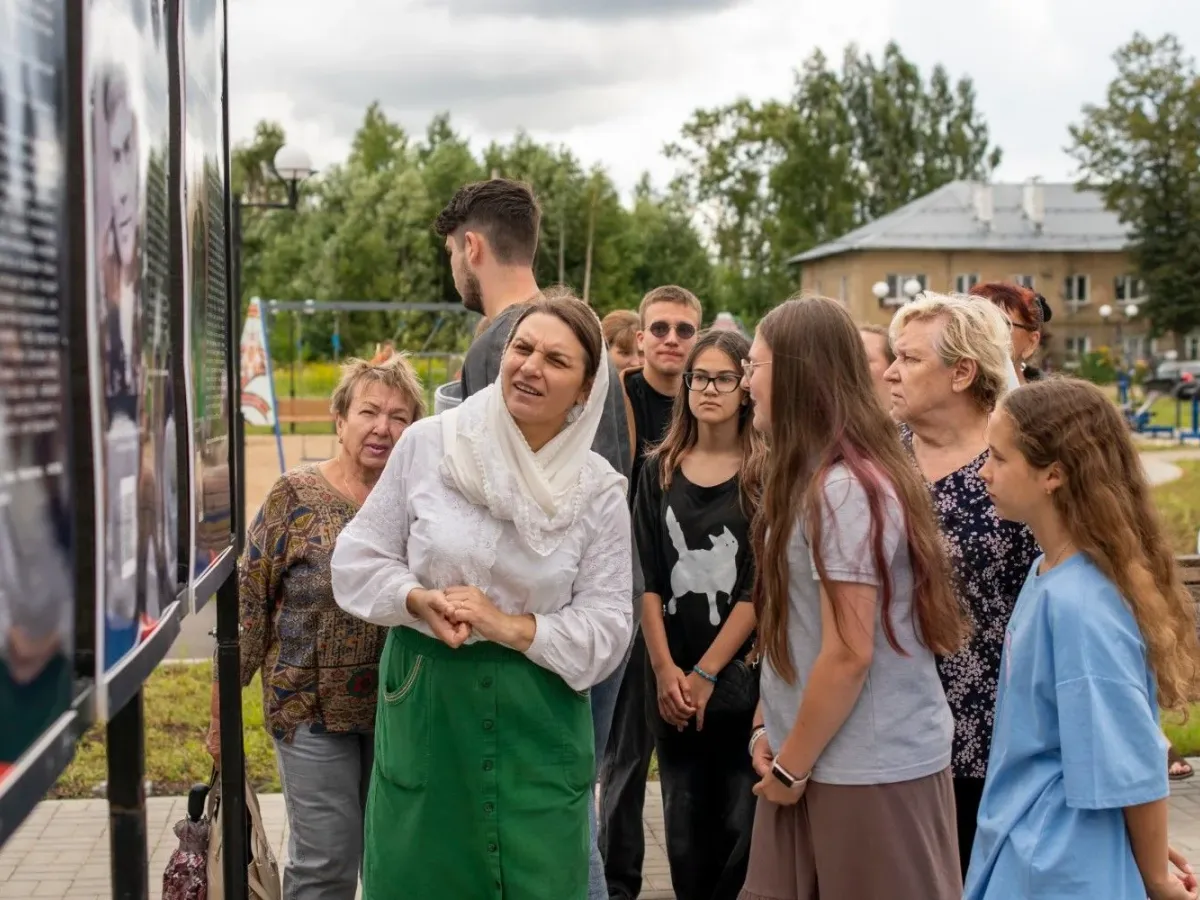 В Собинке открылась передвижная фотовыставка о героях СВО