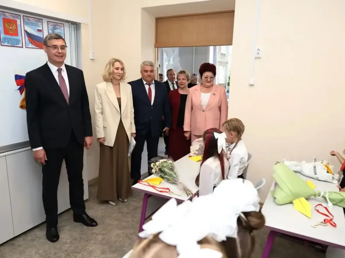 Губернатор Александр Авдеев открыл обновлённую школу №8 во Владимире
