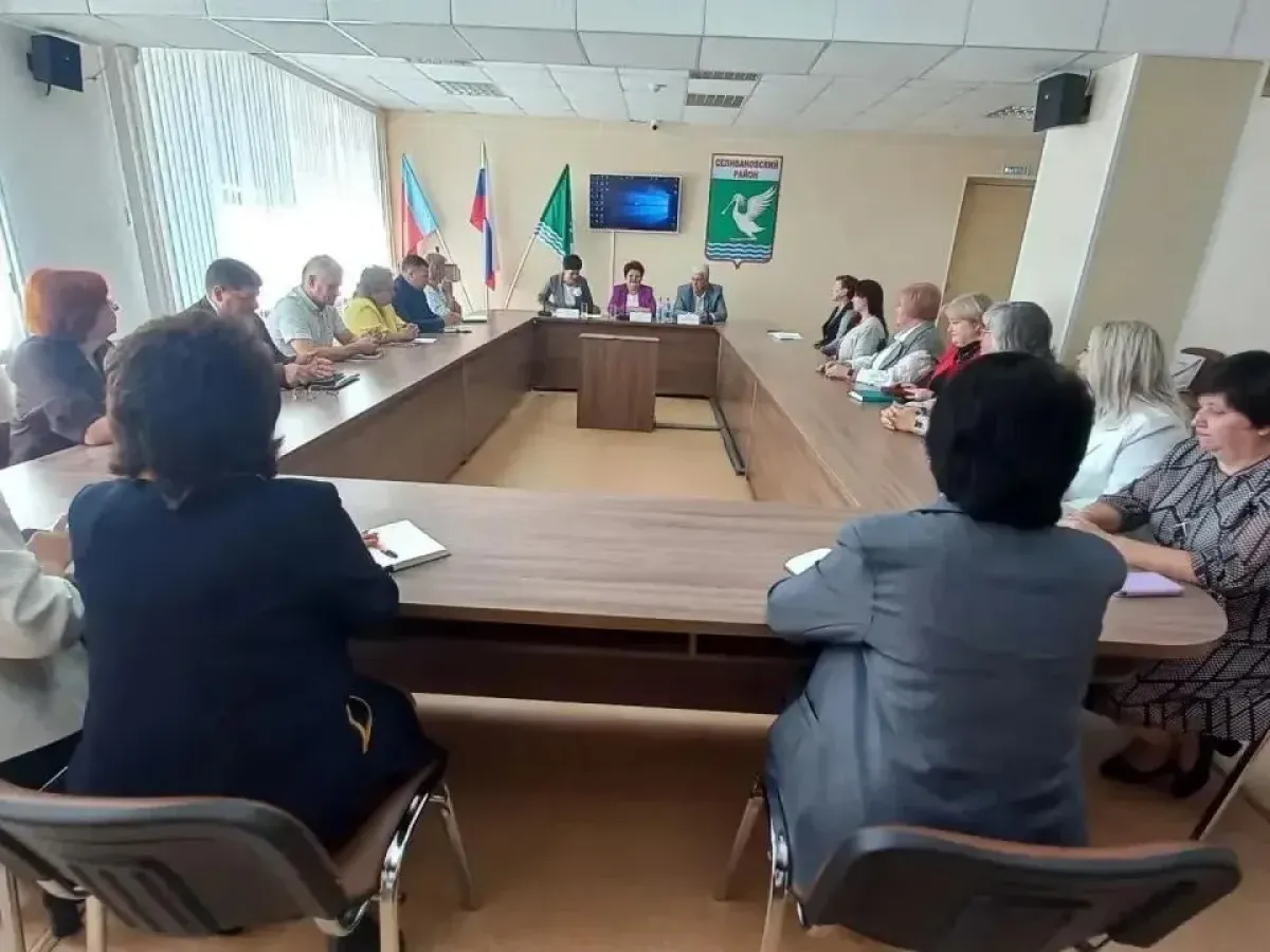 Светлана Болтунова посетила школы и детский сад в Селивановском округе