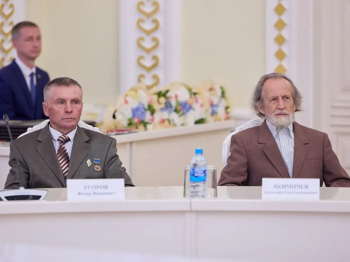Жителям Владимирской области вручили государственные и областные награды