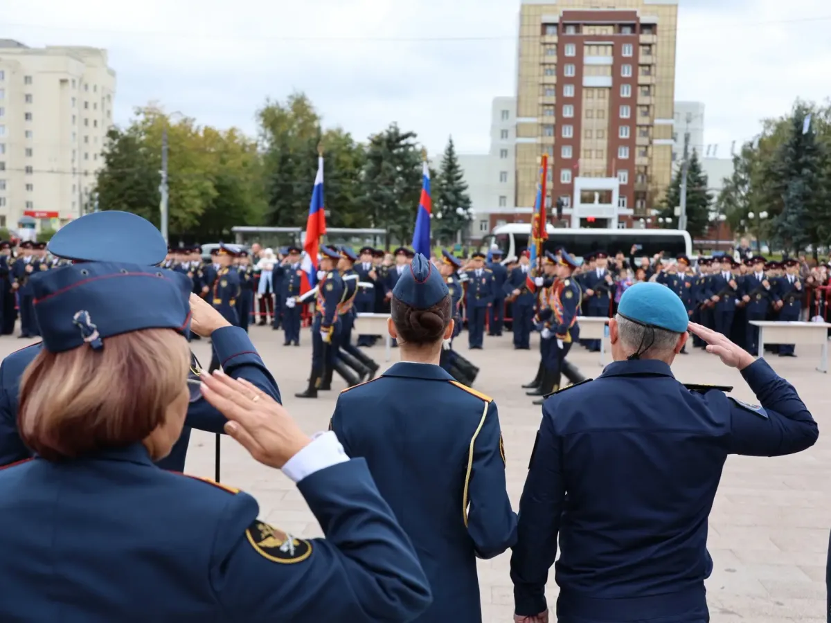 Во Владимире курсанты ВЮИ ФСИН приняли присягу у Вечного огня