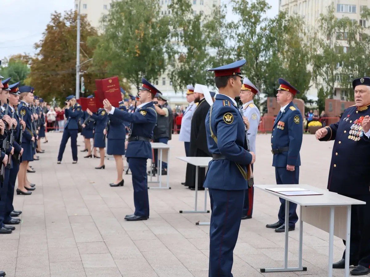 Во Владимире курсанты ВЮИ ФСИН приняли присягу у Вечного огня
