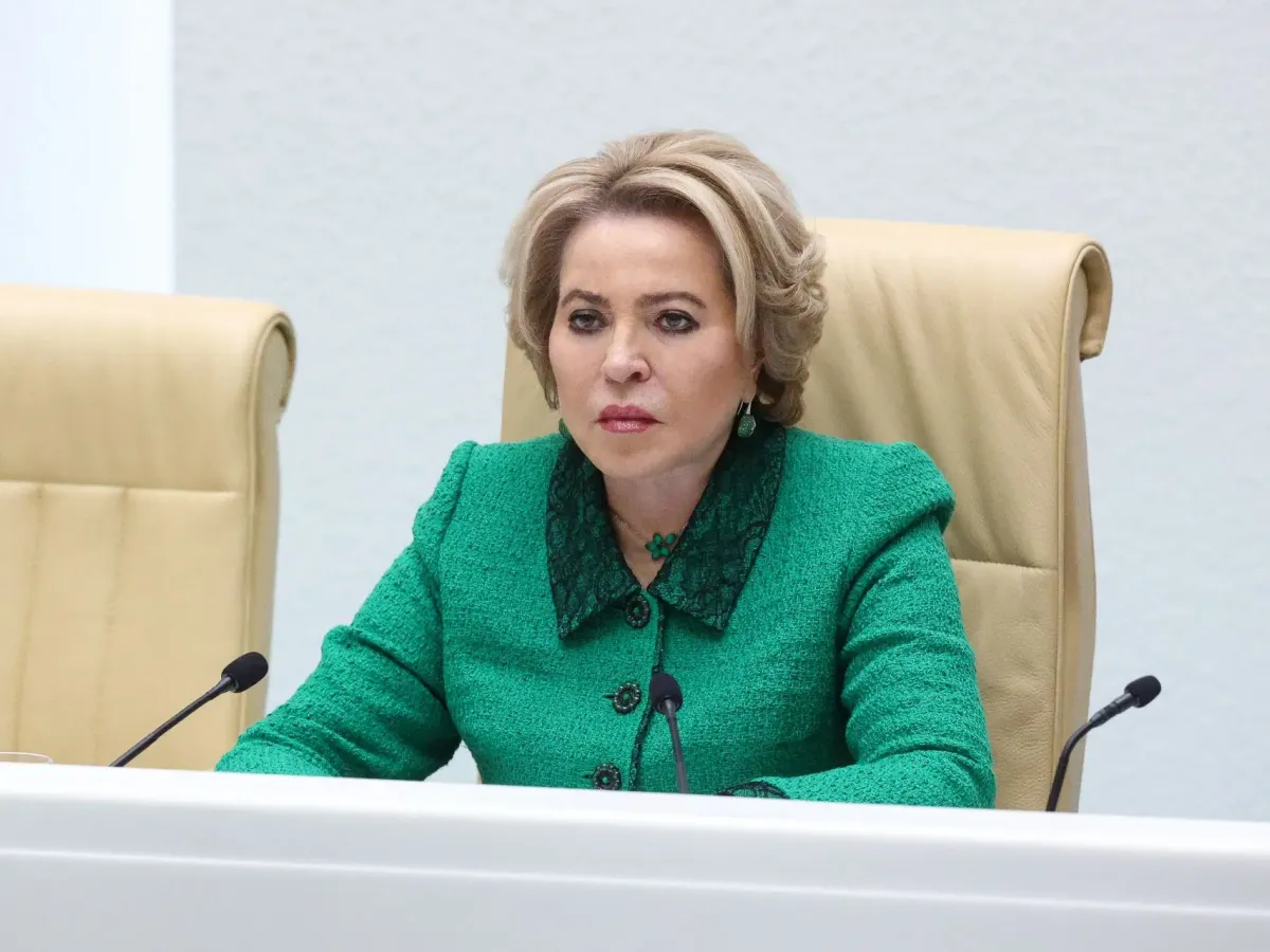Ольга Хохлова участвовала в слушаниях Совфеда по проекту бюджета на 2027–2029 годы