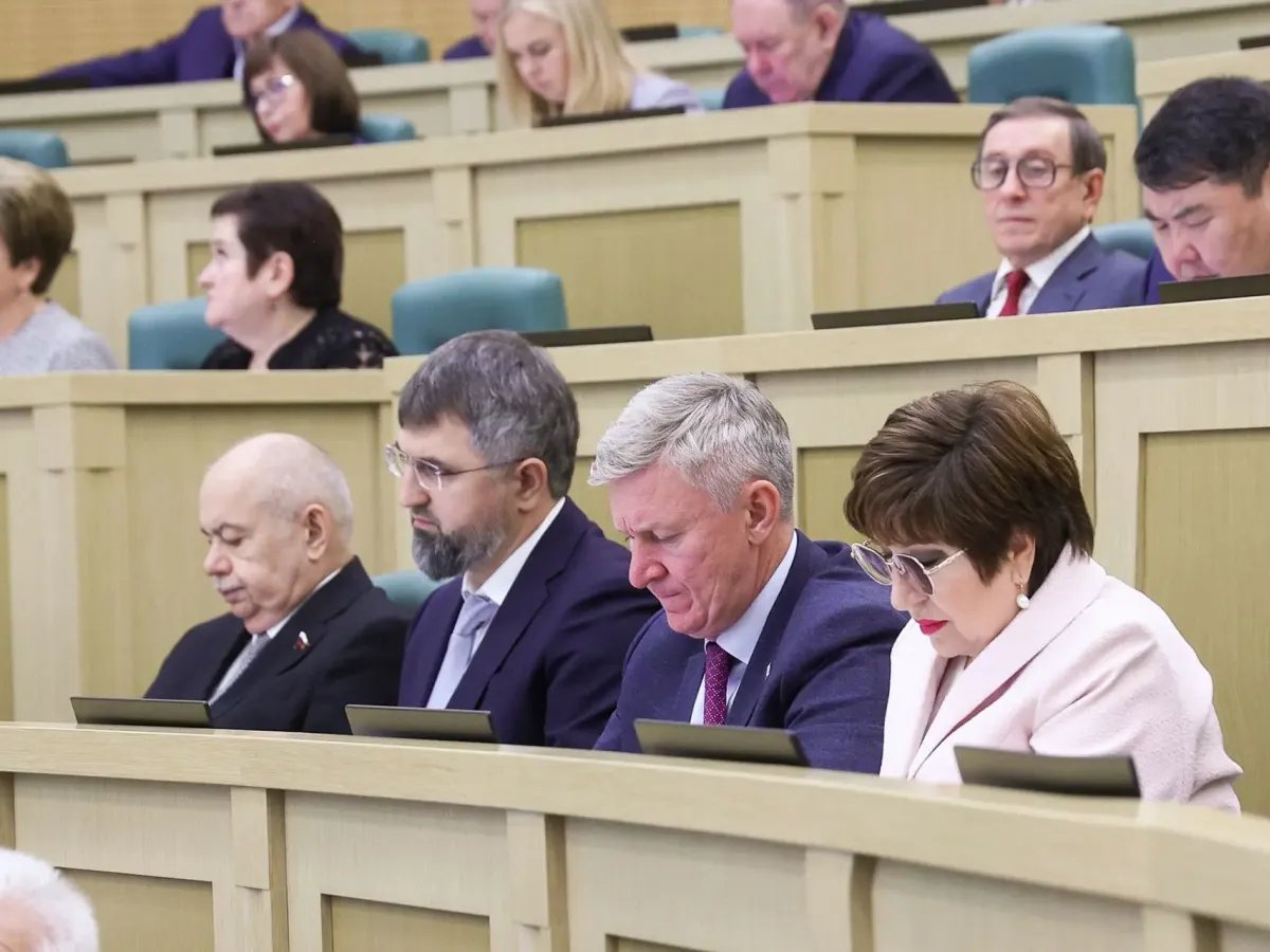 Ольга Хохлова участвовала в слушаниях Совфеда по проекту бюджета на 2027–2029 годы