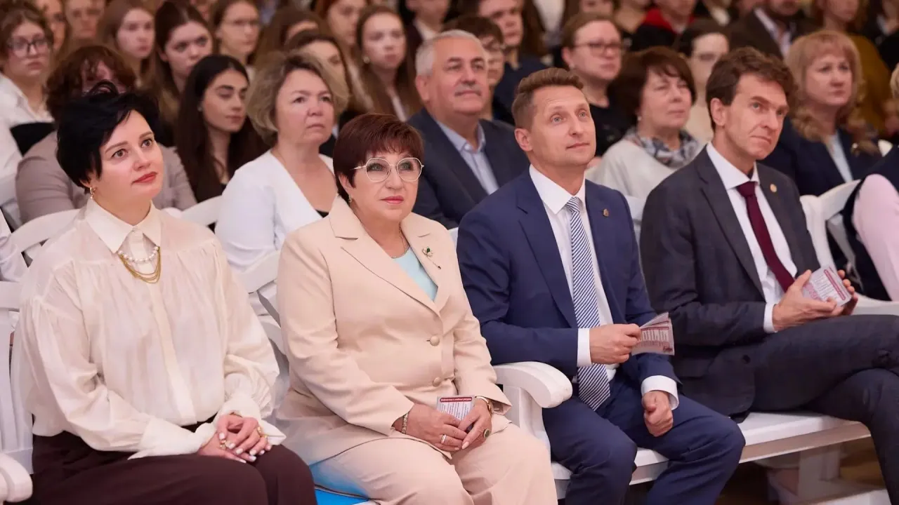 Ольга Хохлова приняла участие в Дне первокурсника филиала ПИМУ во Владимире — Владимир Сейчас