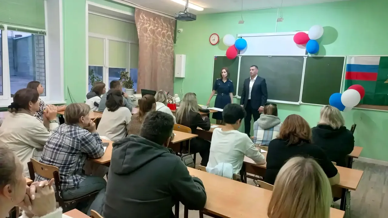 Владимирские следователи обсудили с родителями работу профильного кадетского класса — Владимир Сейчас