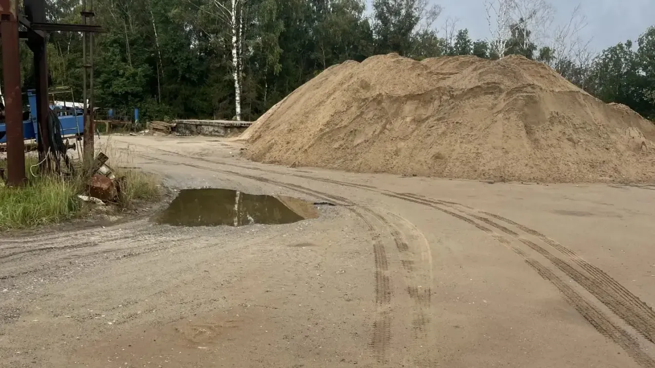 Прокуратура требует привести в порядок площадку для хранения пескосоляной смеси в Зеленоборском — Владимир Сейчас